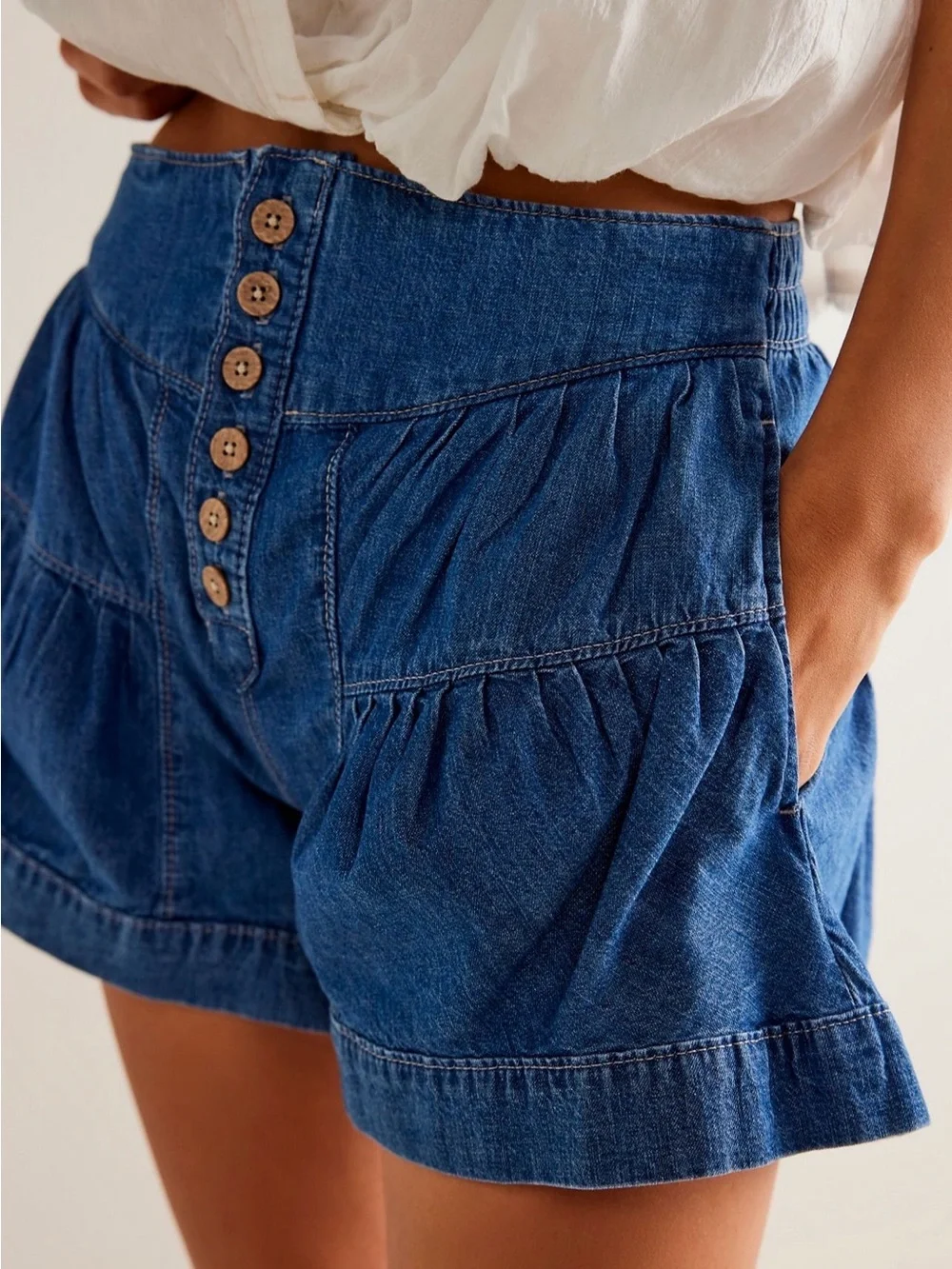 Free People We The Free fleur denim shorts. Size small. True blue! 🎉NWOT - Picture 2 of 6